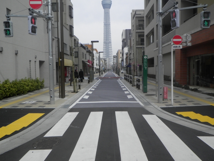 遮熱性舗装「クリンウェイクール」